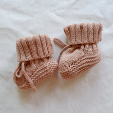 Load image into Gallery viewer, Newborn baby Knitted Booties