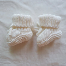 Load image into Gallery viewer, Newborn baby Knitted Booties