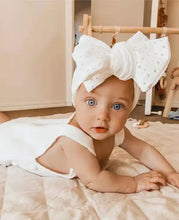 Load image into Gallery viewer, Eyelet Oversized Baby Girl Bowknot