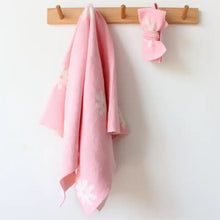 Load image into Gallery viewer, Floral Knit Baby Blanket and Bowknot Set /Pink